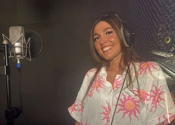 Découvrez « Faux Amis », le nouveau titre de Kelly Sing